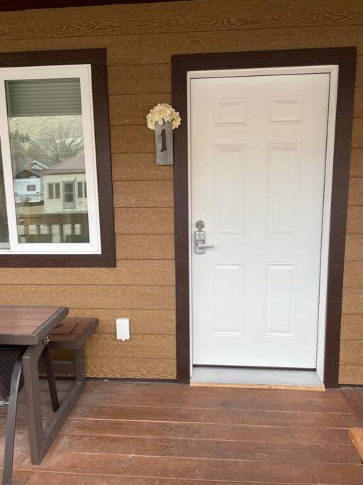 Parkway Yellowstone Guest House Room #1 Gardiner Exterior foto