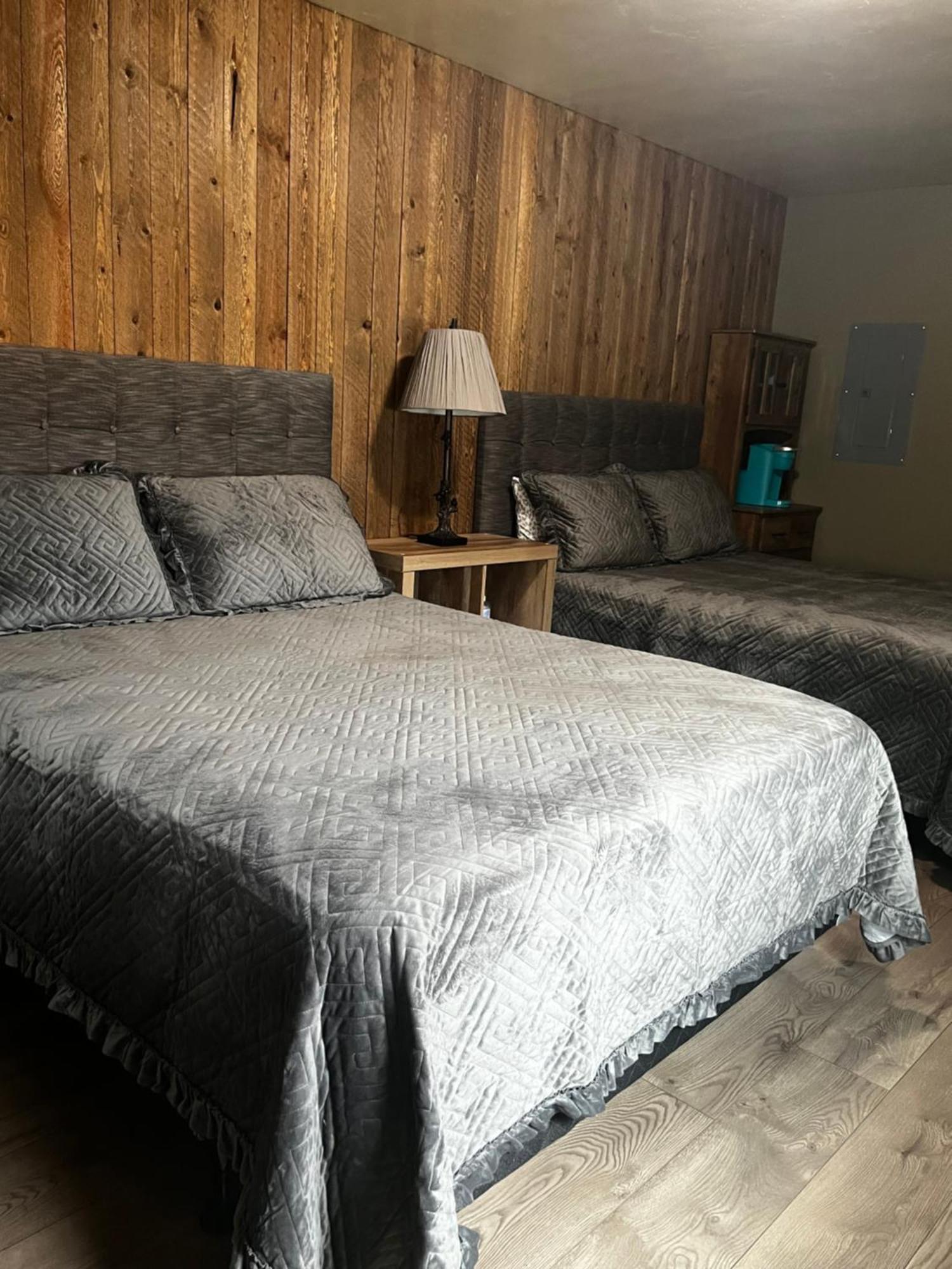 Parkway Yellowstone Guest House Room #1 Gardiner Exterior foto